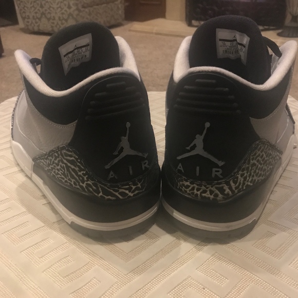 Jordan Retro 3 wolf grey size 14